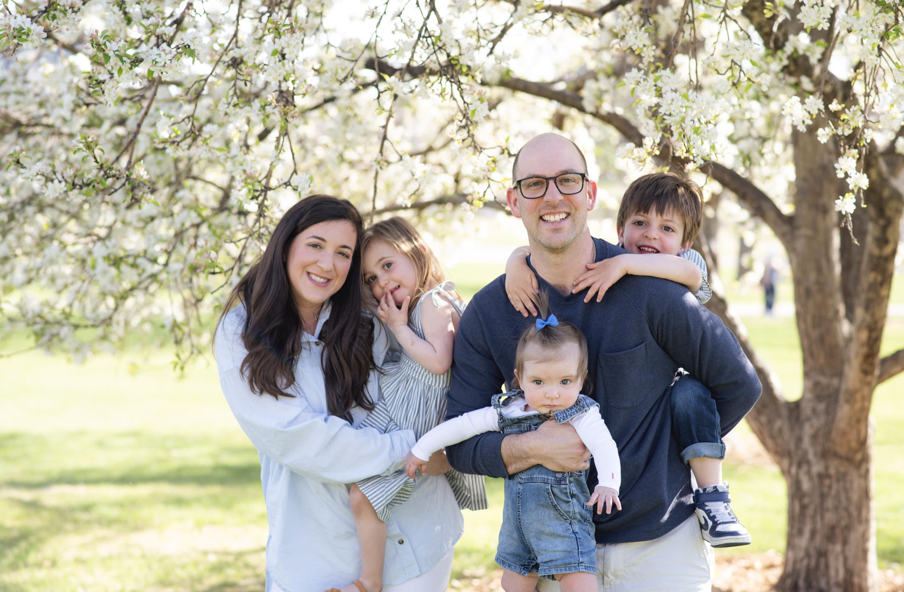 a sweet spring session for a family of six