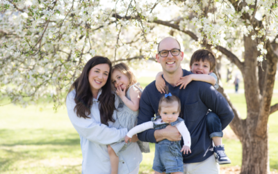 a sweet springtime family session